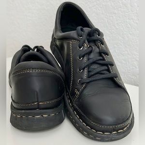 Like New Born Oxford Black Leather Loafer Size 9 / 40